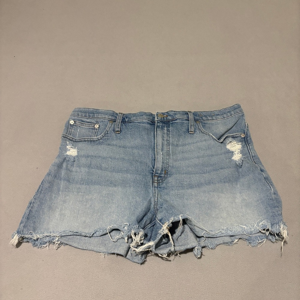 Madewell Womes High-Rise Denim Shorts 32 Light Wash Distressed Raw Hem Casual
